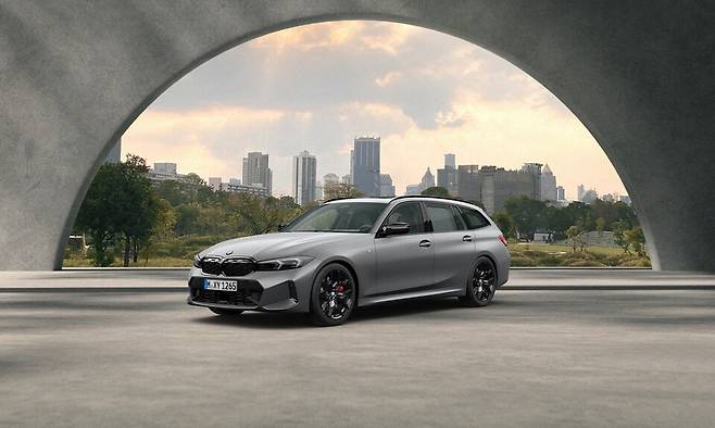 사진 : BMW 뉴 M340i xDrive 투어링 프로 퍼스트 에디션