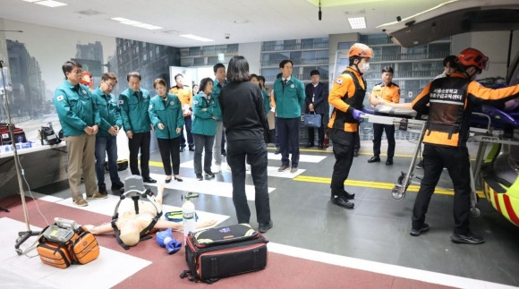 서울소방학교 훈련시설을 점검하는 위원회