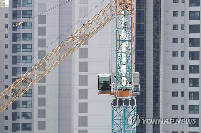 서울의 한 아파트 공사현장 [연합뉴스 자료사진]