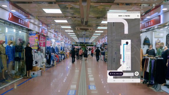 대전역 지하상가에선 ‘대전 길알림이’ 어플을 통해 상점뿐만 아니라 화장실∙소화전∙자동 심장충격기 등의 위치를 확인할 수 있다. 행정안전부