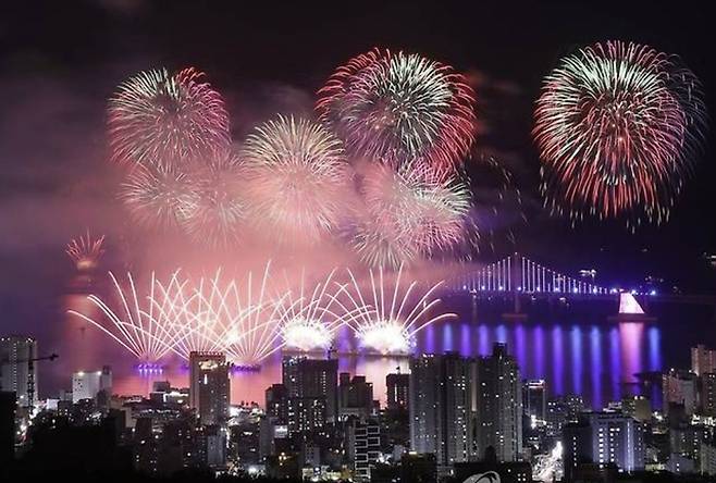 부산불꽃축제 [사진 = 연합뉴스]