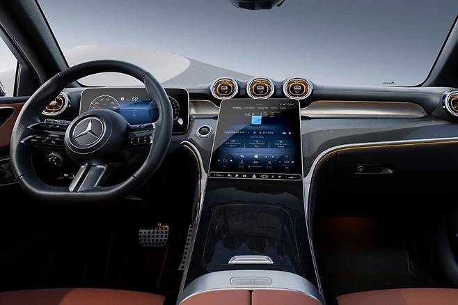 벤츠 2025년형 GLC 쿠페 실내