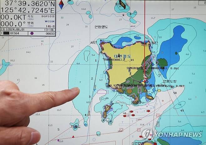 북한이 1일 서해 북방한계선(NLL) 이북에서 남쪽을 향해 위성항법장치(GPS) 전파 교란 공격을 시도했다. 북한의 GPS 전파 교란은 지난달 29일 이후로 나흘째다. 사진은 이날 인천시 옹진군 연평도 일대의 GPS 화면 모습. 연합뉴스