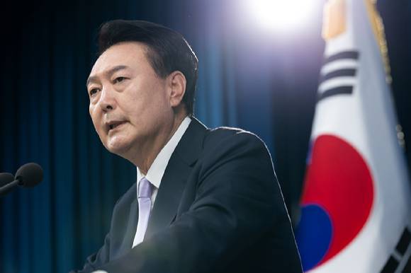 윤석열 대통령이 7일 오전 서울 용산 대통령실 청사 브리핑실에서 열린 '대국민담화 및 기자회견'에서 질문에 답변하고 있다. 2024.11.7 [사진=대통령실]