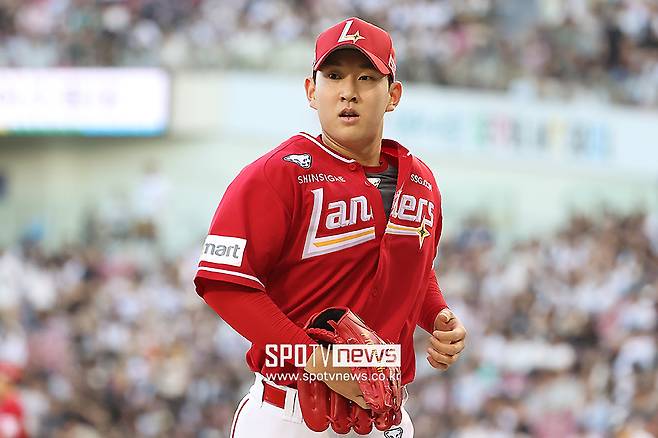 ▲ 5선발 자리는 아직 미정인 가운데 팀 내 선발 육성 자원인 송영진을 포함해 여러 선수들이 치열한 경쟁을 예고하고 있다. ⓒ곽혜미 기자
