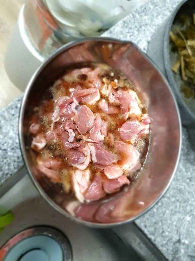 20241109_102215.jpg 만든다 제육. 된장국.