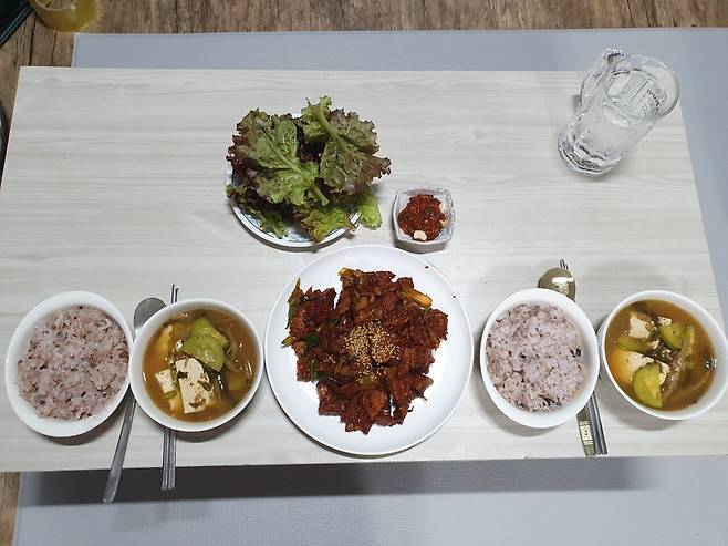 20241109_112611.jpg 만든다 제육. 된장국.