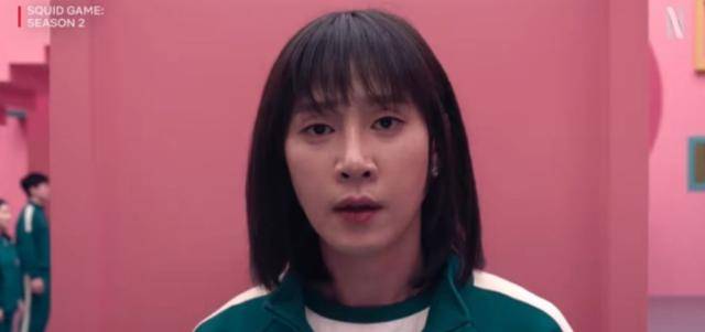 '오징어 게임' 시즌2에서 단발머리를 하고 화장을 한 채 참여한 박성훈. 넷플릭스 영상 캡처