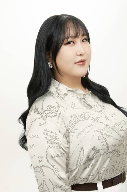 풍자가 ‘2024 코리아 그랜드 뮤직 어워즈’(KGMA)에서 생애 첫 레드카펫 MC로 나선다.