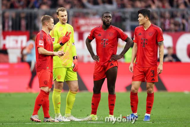 FIFA CIES는 11일(현지시간) 2024-25시즌 활약을 바탕으로 전 세계 최고 센터백 10명을 선정해 발표했다. FIFA CIES는 올 시즌 활약을 점수로 환산해 전 세계 최고 센터백 10인을 선정했다. 김민재는 91.1점을 받아 전 세계 센터백 중 가장 높은 점수를 기록했다./게티이미지코리아