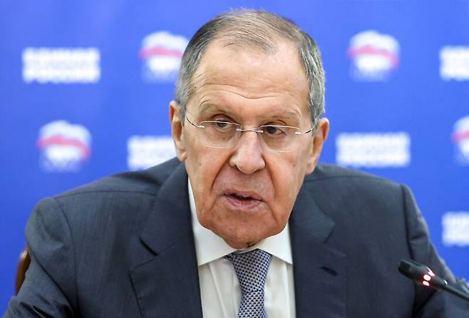 세르게이 라브로프 러시아 외무장관이 지난 11일(현지시각) 러시아 연방의회 해외 동포 지원 및 국제협력위원회 회의에 참석해 발언을 하고 있다. 모스크바/타스 연합뉴스