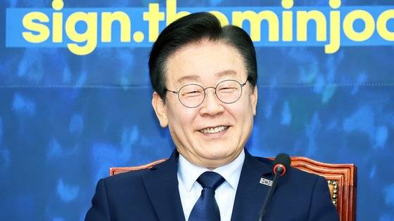 이재명 더불어민주당 대표가 11일 오전 국회에서 열린 최고위원회의에 참석해 있다. 전민규 기자