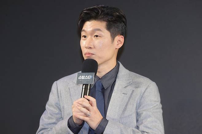 Park Ji-sung speaks during a press conference held on Nov. 14 at the Stanford Hotel in Mapo District, western Seoul. [YONHAP]