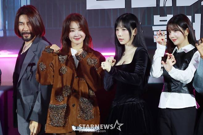 노홍철,  이시영, 태연, 박은비,가 14일 오후 서울 CGV용산아이파크몰에서 진행된 넷플릭스 예능 '좀비버스 : 뉴 블러드' 제작발표회에 참석해 포즈를 취하고 있다. /2024.11.14 /사진=이동훈 photoguy@