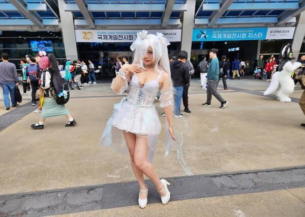 - 니케 '유리공주 신데랄라'