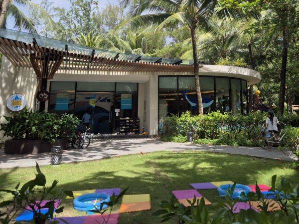 인터컨티넨탈 푸꾸옥 롱비치에 있는 보육시설, 바로 옆에는 아이들을 위한 수영장이 있다. 이민지 기자.