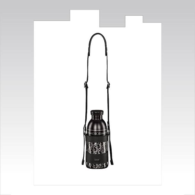 보틀&보틀 홀더 세트 1백25만원 Dior.