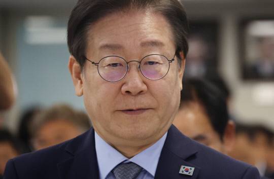 더불어민주당 이재명 대표가 지난 13일 서울 여의도 당사에서 열린 기초자치단체장 교육 행사에서 굳은 표정을 하고 있다. 연합뉴스