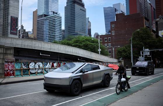Tesla Cybertruck EV in New York [REUTERS/YONHAP]