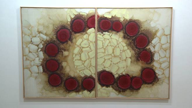 1970년대 사물의 근원을 찾아 조형의 원리를 탐색하는 ‘점’ 연작