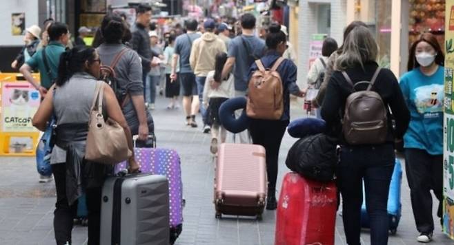 지난해 한국행 이민자는 8만7100명으로 세계에서 두 번째로 높았다.&nbsp;연합뉴스