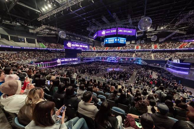 ‘제1회 코리아 그랜드 뮤직 어워즈’(KGMA) 둘째날 송 데이 행사가 17일 인천 중구 운서동 인스파이어 아레나에서 열렸다.(사진=KGMA 특별취재반)