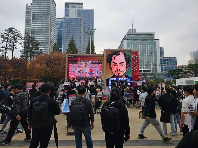 부산 벡스코 외부에 마련된 렐루게임즈의 '마법소녀 루루핑' 부스.ⓒ데일리안 이주은 기자