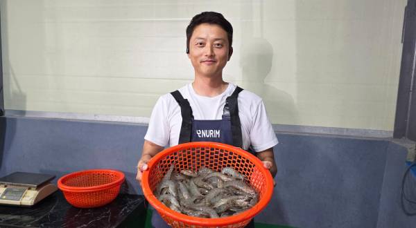 Park Jin-hyung, CEO of Hangil Fisheries, located in Sinan-gun, Jeollanam-do. (Coupang)