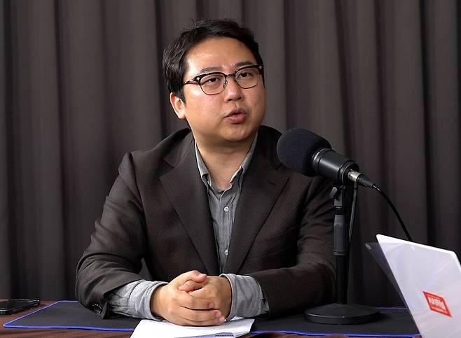 장예찬 전 국민의힘 청년최고위원이 10월23일 시사저널TV 《메가폰》에 출연해 인터뷰하고 있다. ⓒ시사저널TV