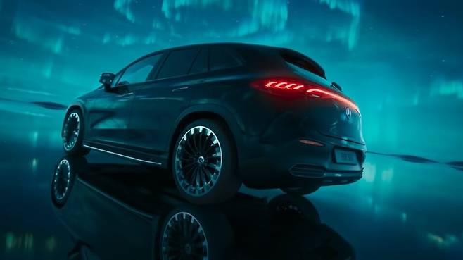 사진 : 벤츠 EQE SUV