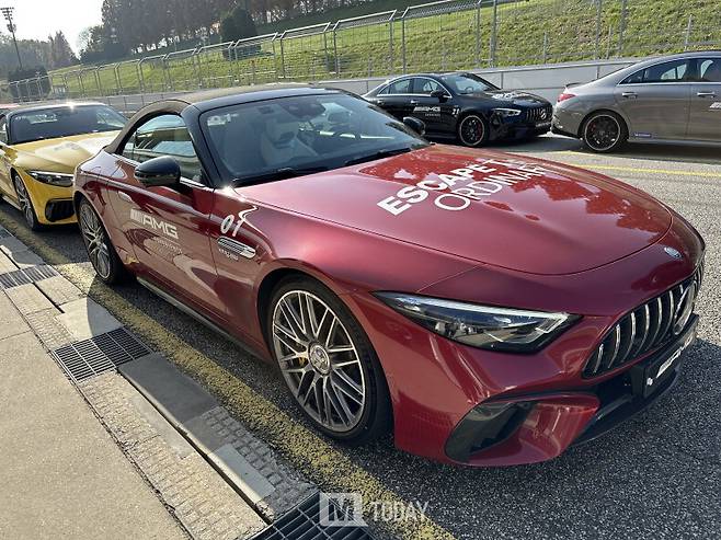 메르세데스-AMG SL 63 4MATIC+