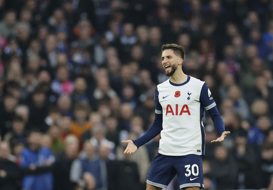 Rodrigo Bentancur of Tottenham celebrates scoring during a Premier League match against Ipswich Town at Tottenham Hotspur Stadium in London on Nov. 10.  [EPA/YONHAP]