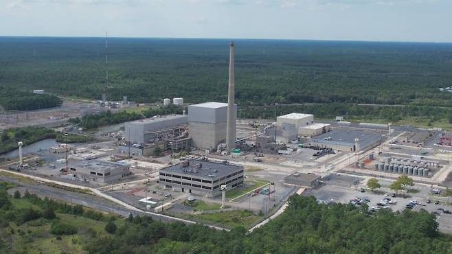 원자력발전소 해체가 한창 진행중인 미국 뉴저지주 오이스터크릭 원전 현장 드론 촬영 모습. /사진제공=김성운 머니투데이방송(MTN) PD.