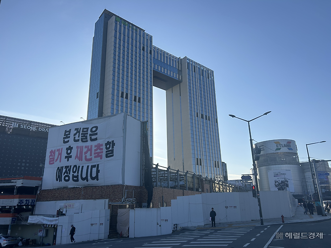 18일 서울 용산전자상가사거리 일대 모습.［정주원 기자］