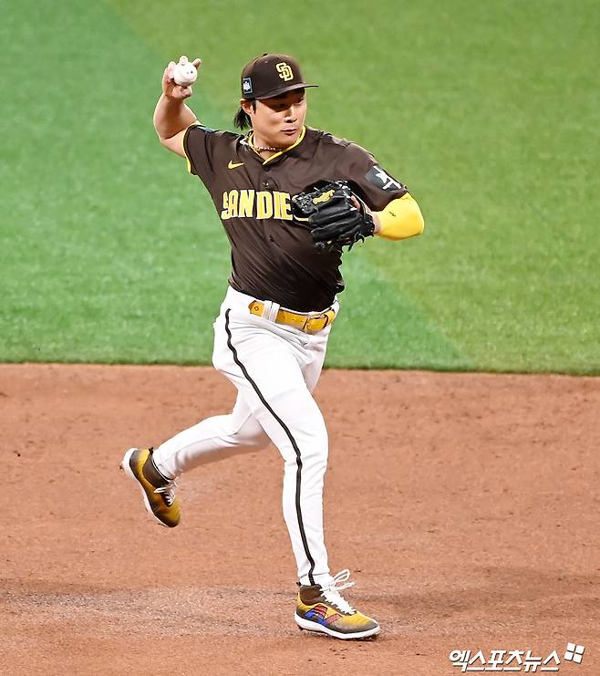 미국 메이저리그 공식 홈페이지 MLB닷컴이 스토브리그에서 FA 계약을 기다리고 있는 선수들 중 김하성의 가치를 높게 평가했다. 사진 엑스포츠뉴스 DB