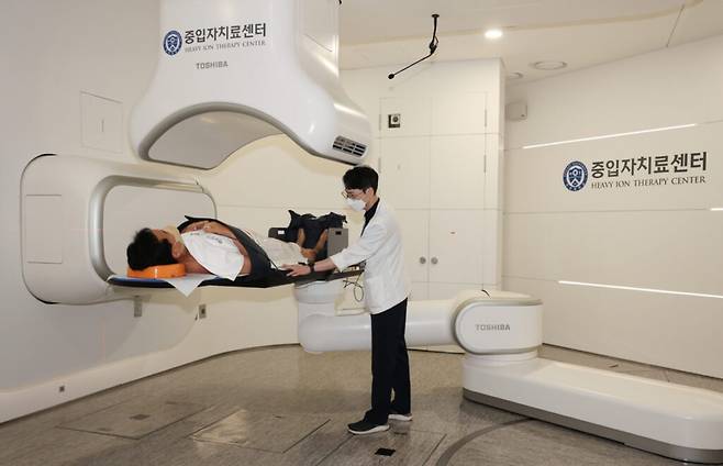 세브란스병원 중입자치료센터의 고정형 중입자 치료실 전경. [사진=연세대의료원]
