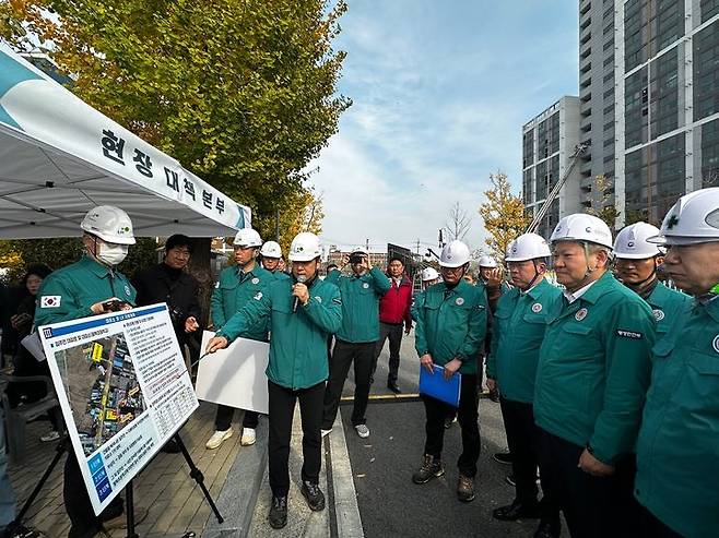 [서울=뉴시스] 한국토지주택공사(LH)가 20일 전북 전주 팔북LH아파트 및 더메이호텔 등에서 '2024 Ready Korea 4차 훈련'을 진행하는 모습. 2024.11.20. (사진=LH 제공) photo@newsis.com  *재판매 및 DB 금지