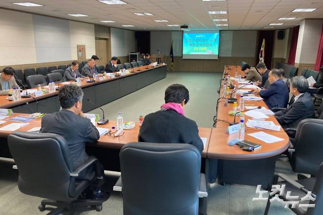 이번 간담회는 한국 근대사와 기독교 선교역사에서 중요한 부분을 차지하고 있는 울릉도의 기독교 문화유산의 가치를 공유하고, 울릉군 문화유산에 관한 조례 제정과 성지순례길 지정 등을 추진하기 위해 마련됐다. 유상원 아나운서