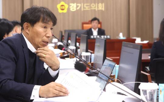 이홍근 경기도의원이 '경기형 과학고' 추진 문제를 지적했다./사진제공=경기도의회