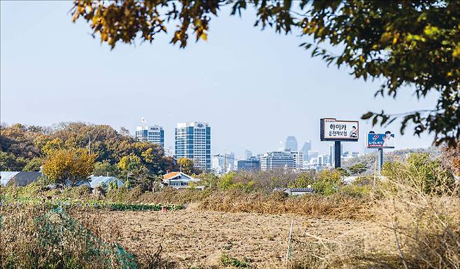 그린벨트 일대에서 바라본 서울 서초구 내곡동 전경. (윤관식 기자)