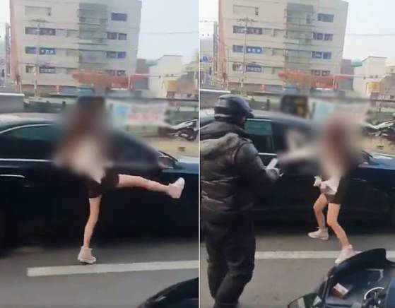 지난 21일 오전 서울 관악구 신림동의 한 도로에서 30대 여성이 자신의 차량을 발로 차고 있다 〈사진=X 캡처〉