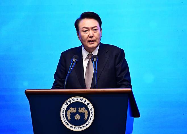 윤석열 대통령이 22일 서울 중구 신라호텔에서 열린 제56회 국가조찬기도회에서 인사말을 하고 있다. 대통령실사진기자단