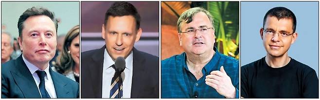 핀테크 기업 페이팔의 초기 구성원들이 미국 정·재계 전면에 다시 등장하고 있다. 일론 머스크(왼쪽부터) 테슬라 최고경영자(CEO), 피터 틸 팔란티어 회장, 리드 호프먼 링크드인 창업자, 맥스 레브친 슬라이드 창업자이자 핀테크회사 ‘어펌’ 대표  [AP·로이터·AFP·어펌 홈페이지]