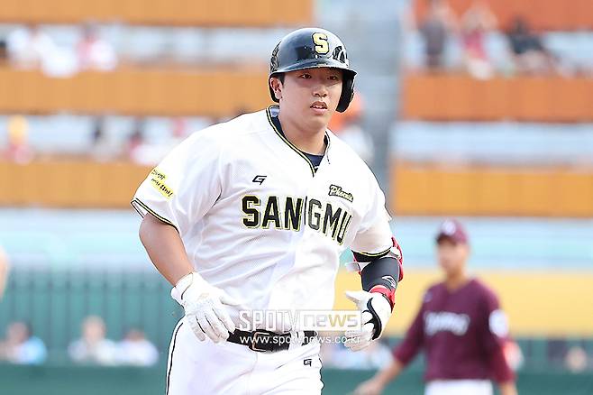 ▲ 롯데가 2022 KBO 신인 드래프트 1라운드 전체 4순위로 뽑은 외야수 조세진이 군 생활을 마치고 돌아왔다는 점에서 '교통정리'를 할 필요도 있었다. 조세진은 올해 상무에서 퓨처스리그 93경기에 나와 타율 .261 8홈런 54타점 9도루를 기록하며 남부리그 타점 부문 5위에 랭크된 선수다.&nbsp;ⓒ곽혜미 기자