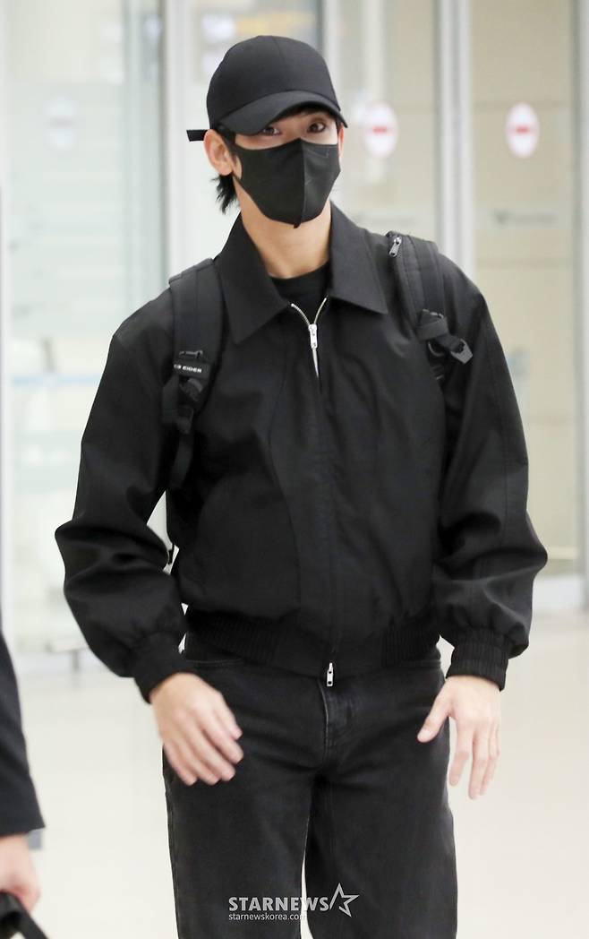 김수현 '올블랙 공항패션'[★포토]