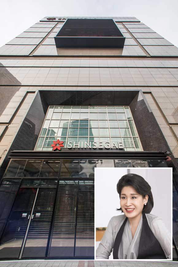 서울 중구에 위치한 신세계백화점 본점과 정유경 ㈜신세계 회장 ⓒ시사저널 최준필·시사저널 사진 자료