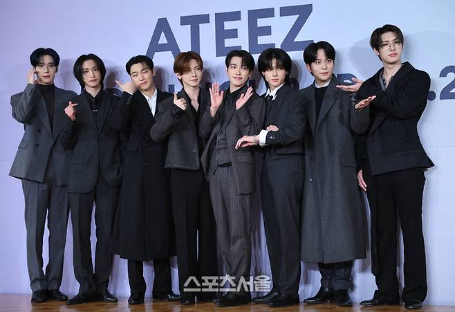 에이티즈 윤호, 성화, 산, 여상, 홍중, 우영 ,종호, 민기(왼쪽부터)가 14일 서울 잠실 롯데호텔 월드에서 열린 미니 11집 ‘골든 아워 : 파트 2(GOLDEN HOUR : Part.2)’ 기자간담회에서 포토타임을 갖고 있다. 사진 | 최승섭기자 thunder@sportsseoul.com