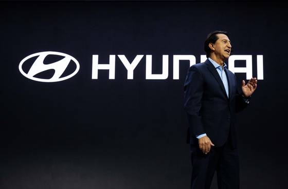 Jose Munoz, the newly named CEO of Hyundai Motor, introduces Ioniq 9 at the LA Auto Show in California on Nov. 21. [HYUNDAI MOTOR]