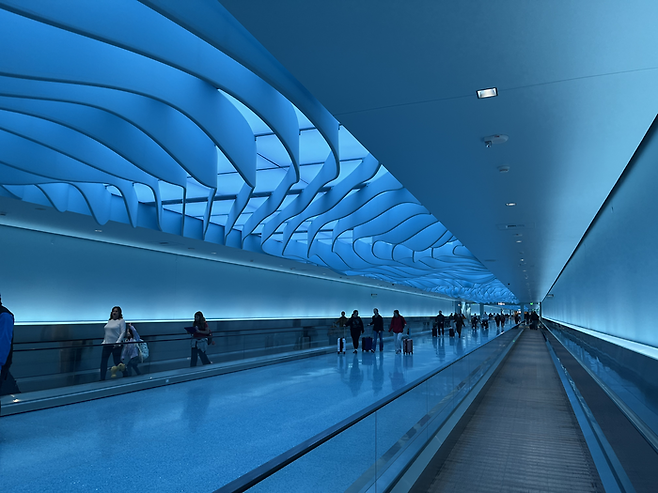 리버 터널이라고 불리는 중앙 터널. [사진=안서진 기자]