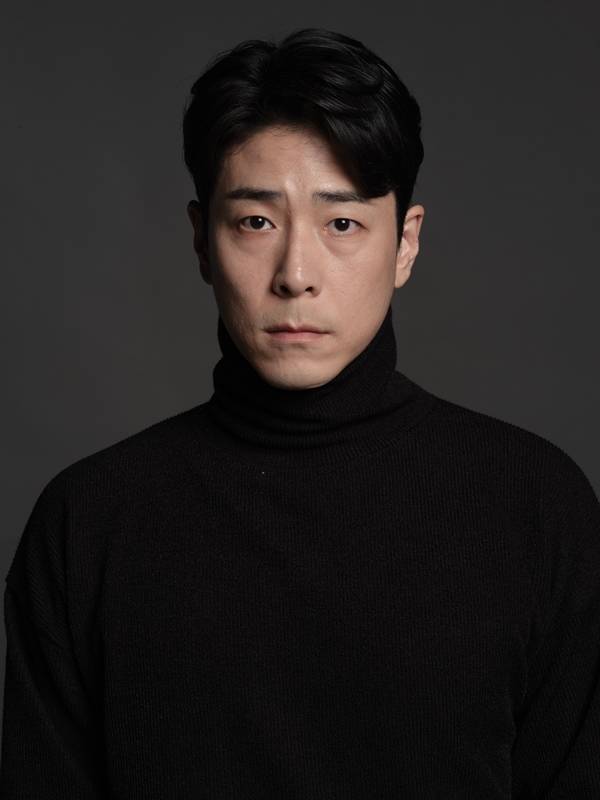 배우 홍우진 메리고라운드컴퍼니